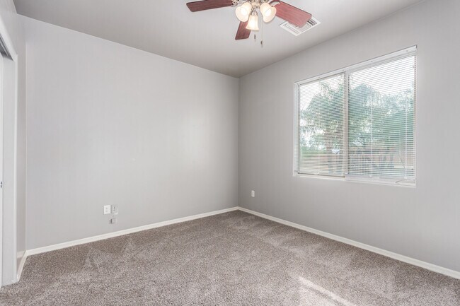 Building Photo - 10335 N Tall Cotton Dr