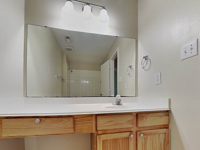 Building Photo - 9206 Rosewell Ct