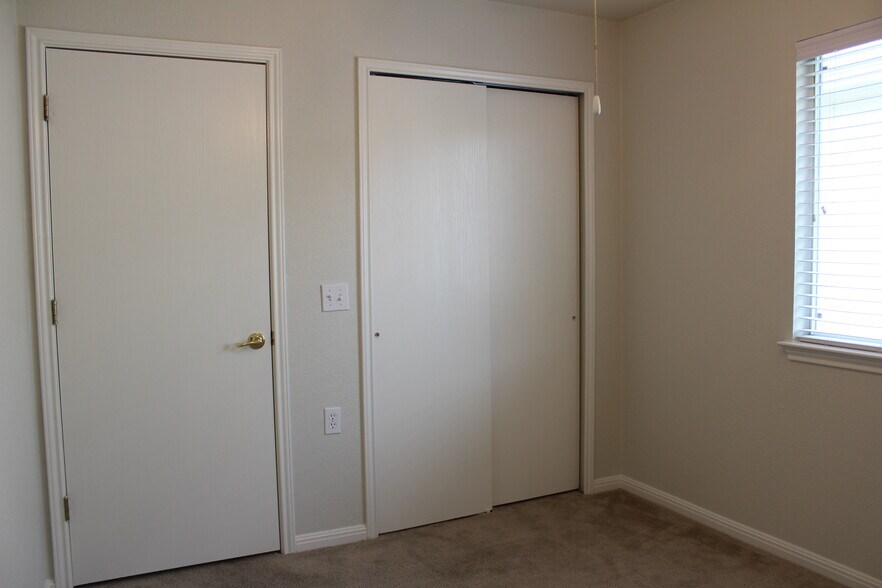 Third bedroom - 5605 Bentsen Ln