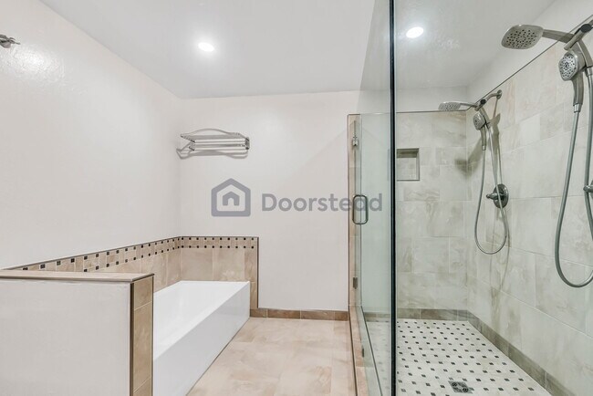 Building Photo - 30 Pony Ct