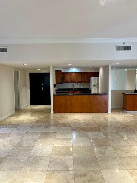 Building Photo - 10445 Wilshire Blvd