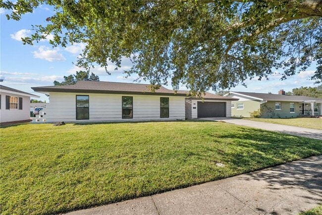 Building Photo - 607 Dunblane Dr