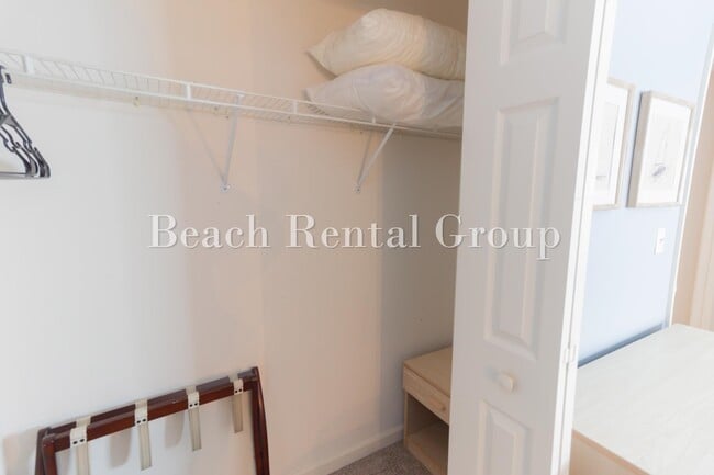 Building Photo - 4109 Pinehurst Cir