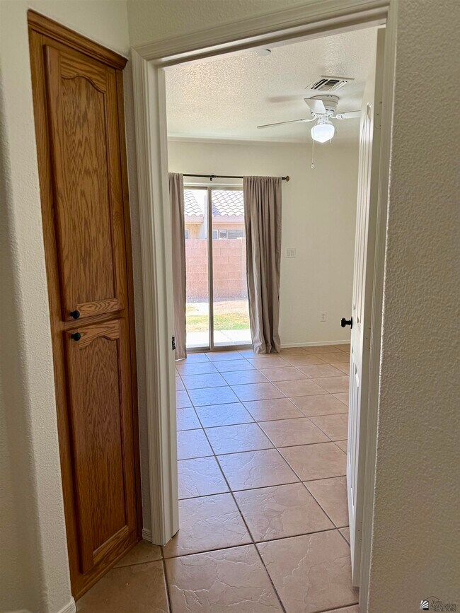 Building Photo - 3108 S Ragen Dr