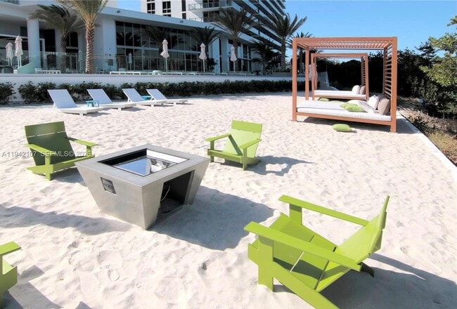 Building Photo - 16385 Biscayne Blvd