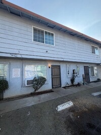 Building Photo - LIMITED-TIME MOVE-IN SPECIAL! 
Effective July 7, 2026, qualified applicants will receive ½ OFF th...
