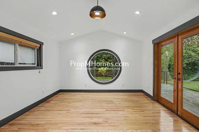 Building Photo - Unique Luxury Three Bedroom Home in Hallinan!
