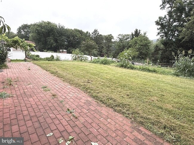 Building Photo - 1211 Temfield Rd