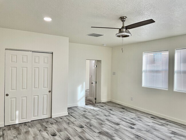 Building Photo - 4301 Mesa Grande Pl SE