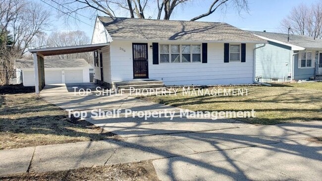 Primary Photo - 2116 SE 9th St