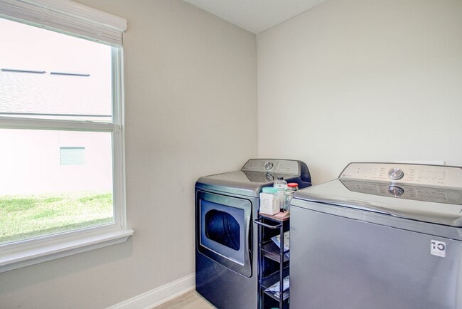 Building Photo - ST. AUGUSTINE HOME FOR RENT!
