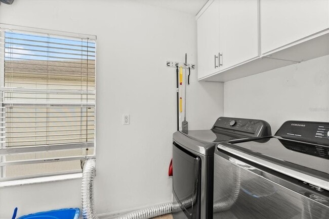 Building Photo - 10148 Malpas Point