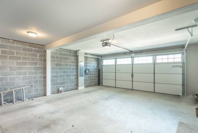 Building Photo - Beautiful Soddy Daisy Home!
