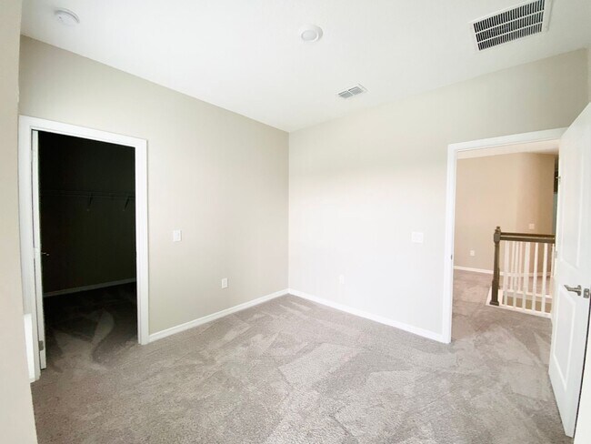 Building Photo - Awesome Home Ready for you in Winter Park