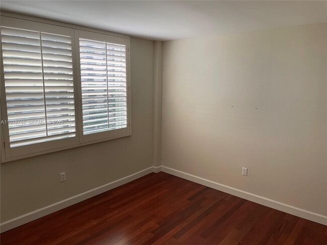 Building Photo - 625 Biltmore Way