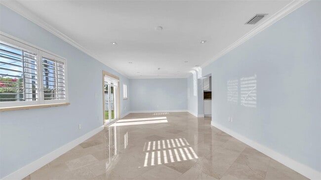 Building Photo - 2900 SW 92nd Ave