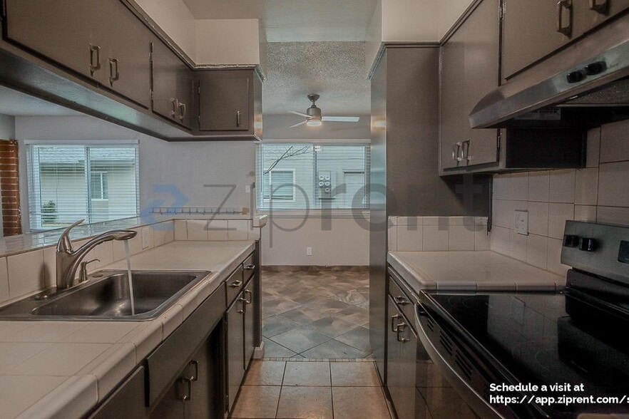 Building Photo - 4145 Apostolo Cir