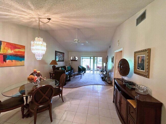 Building Photo - 10058 Laurelwood Pl