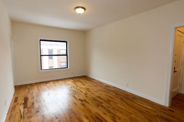 Building Photo - 836 W Waveland