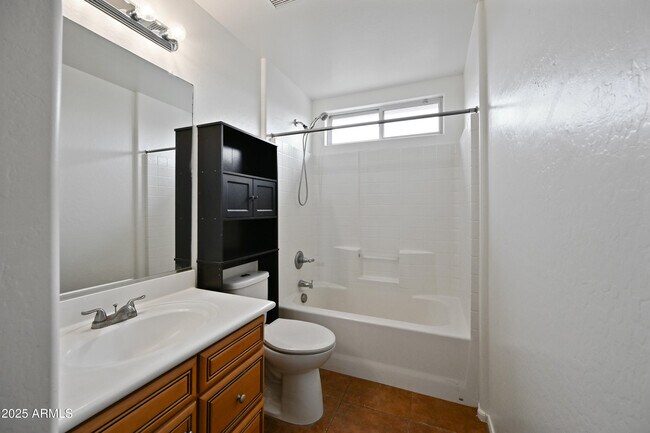 Building Photo - 3963 E Pollack St