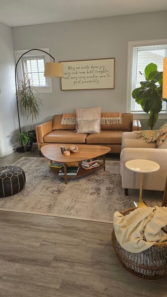 Living Room - 1435 Roycroft Ave