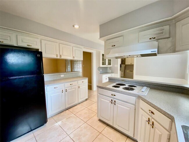 Building Photo - 2206 Tannehill Dr