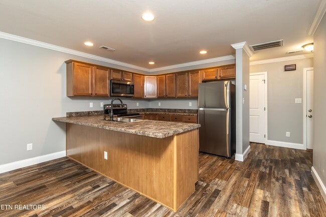 Building Photo - 926 Warrior Hill Dr