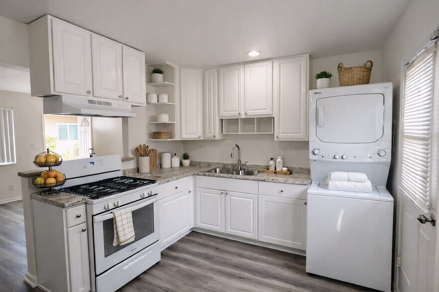 Building Photo - 45421 Sunset Ln