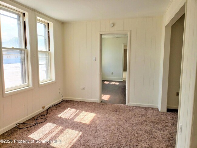 Building Photo - 513 Washington Ave