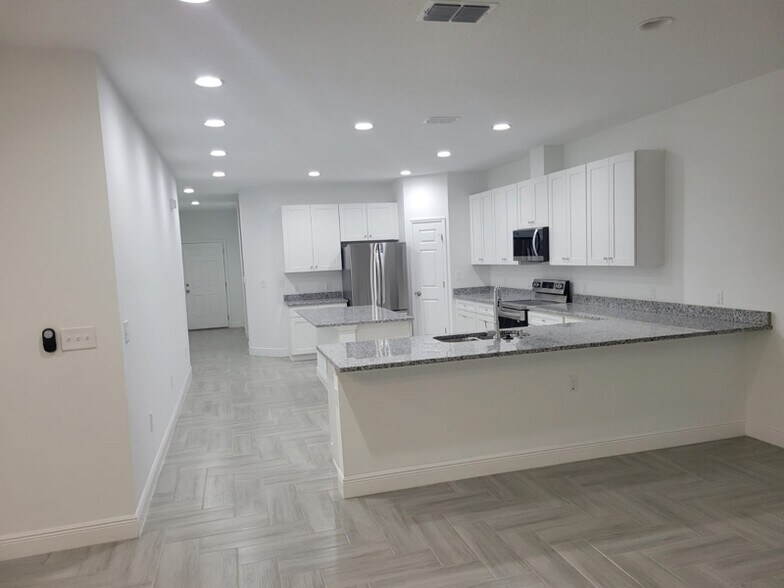 Building Photo - 6954 Redditt Rd