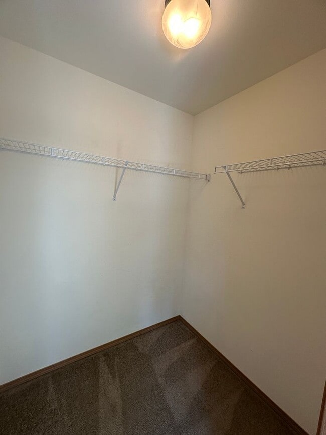 Building Photo - 1449 Burnside Pl
