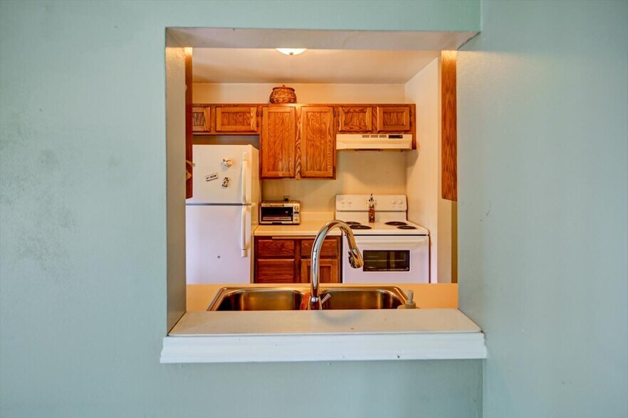 Building Photo - 2850 Cimarron Trl