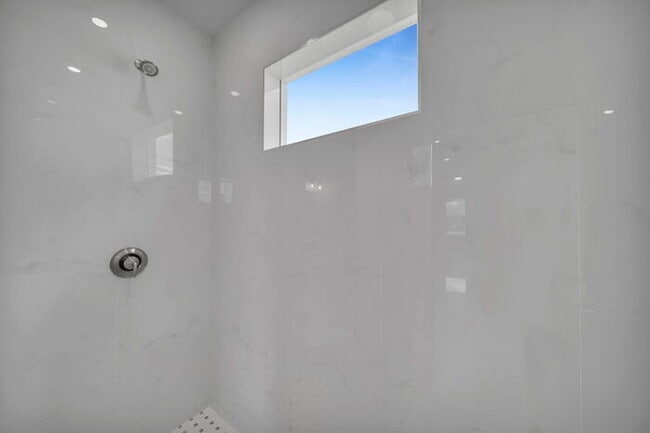 Building Photo - 3704 16th St W