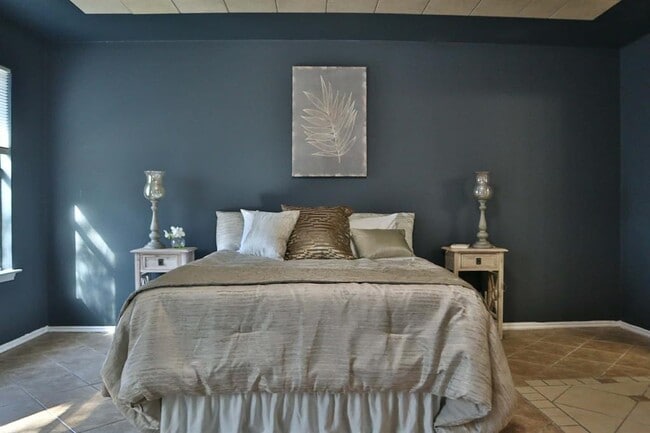 Building Photo - 717 Blair Ave