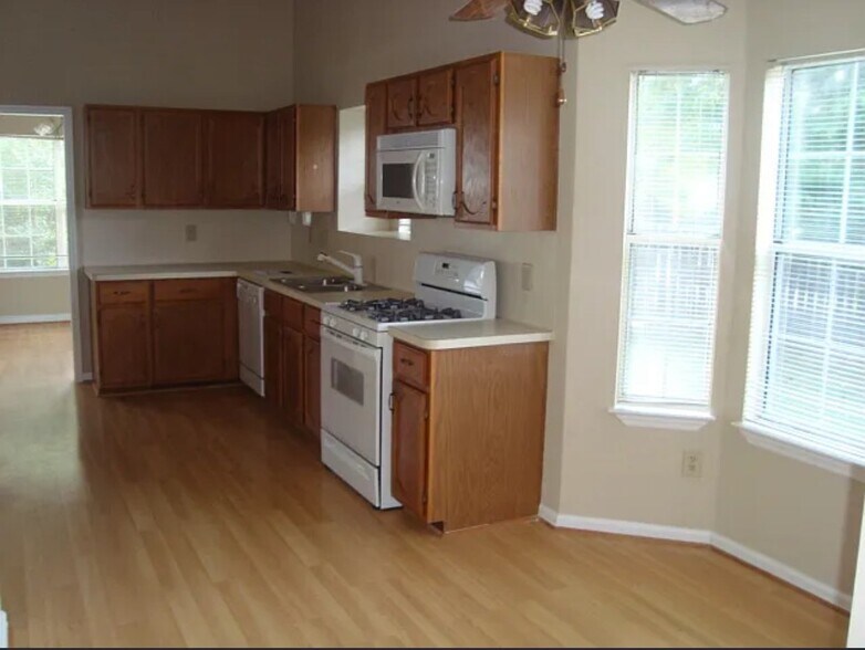 Building Photo - 2705 Ashbury Point Ln