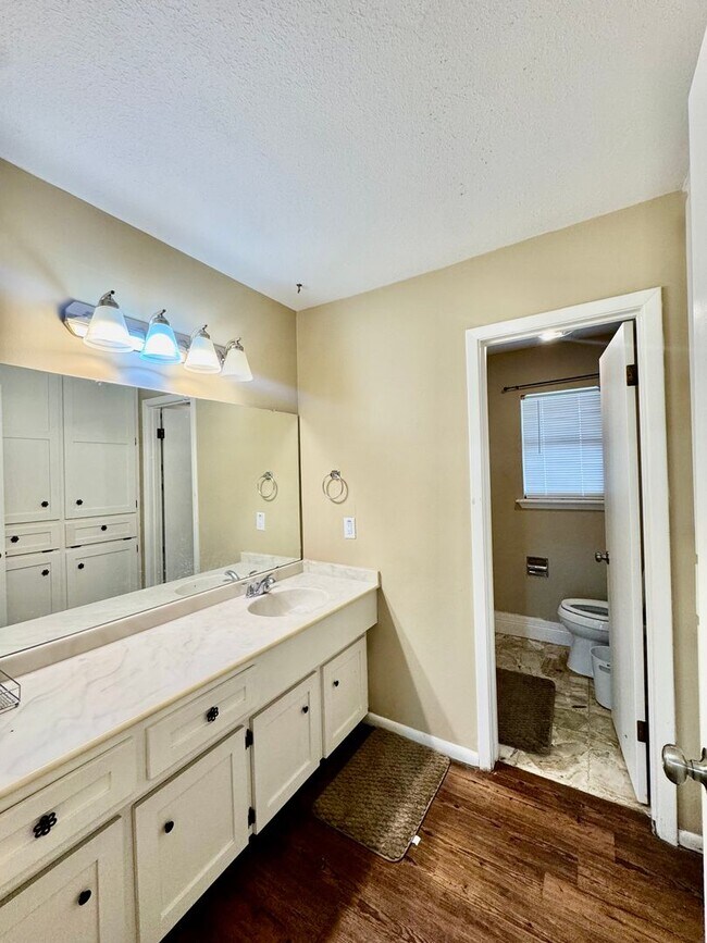 Building Photo - 5122 Moultrie Dr