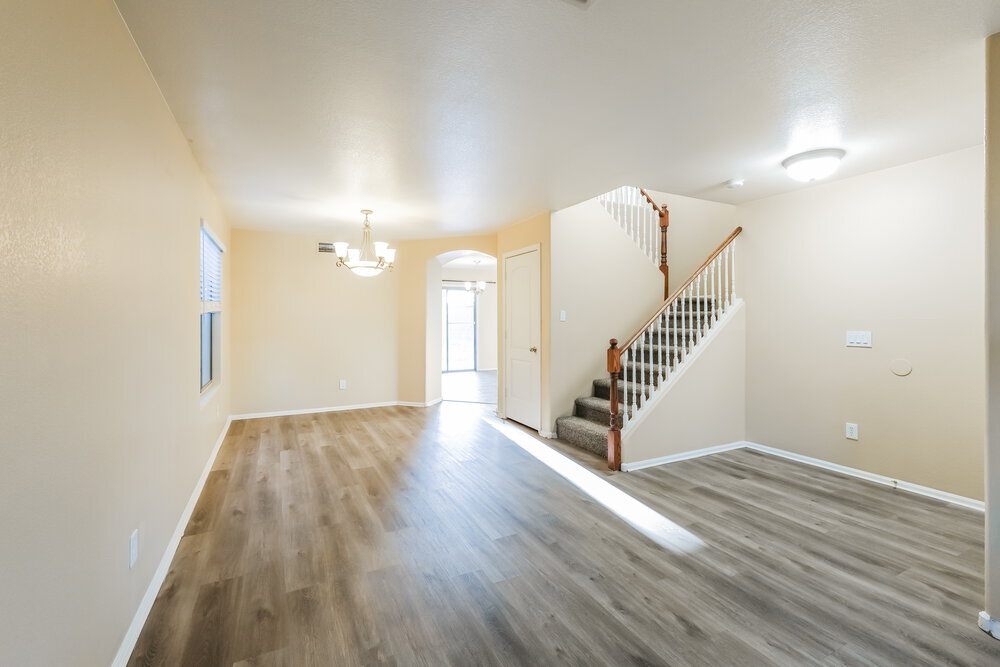 Building Photo - 7816 S 48th Dr