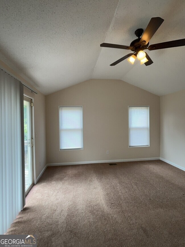Building Photo - 1430 High Meadow Dr