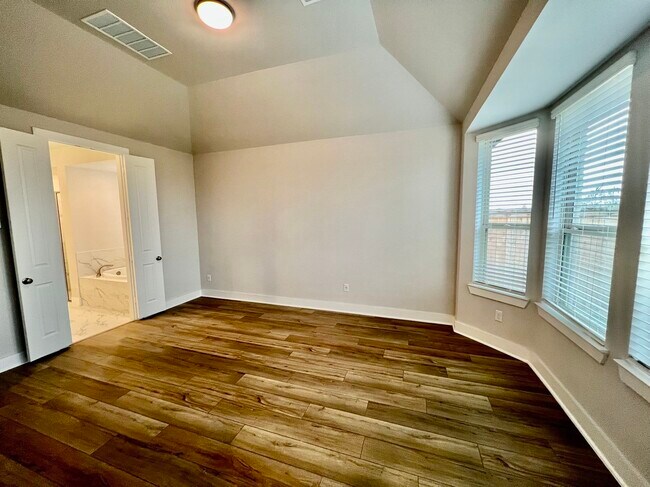 Building Photo - 18426 Palmetto Vw Dr