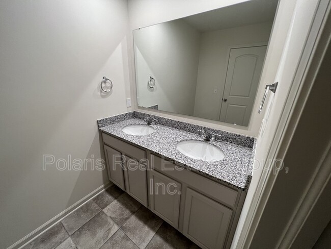 Building Photo - 14250 Tenbury Way