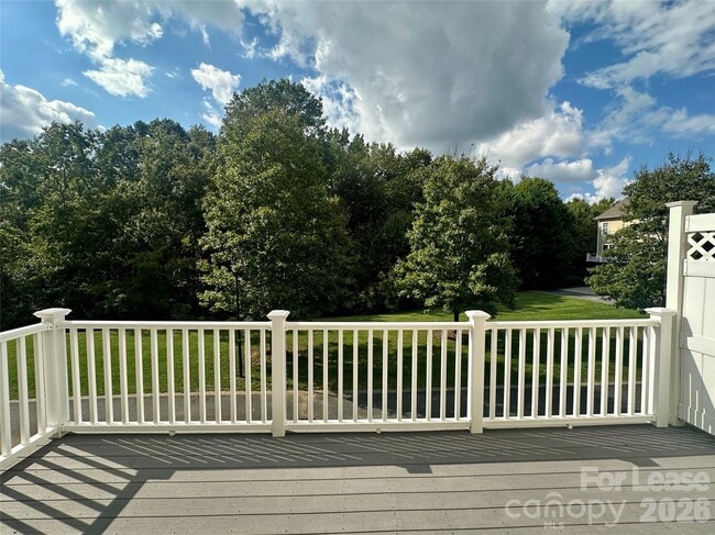Building Photo - 1104 Drayton Ct