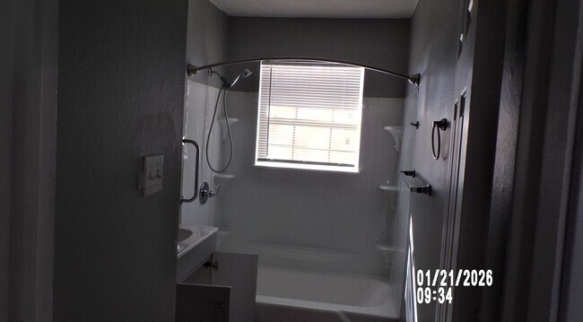 Building Photo - NICE HOME IN THE RIDGECREST AREA. PETS NEGOTIABLE WITH OWNERS APPROVAL