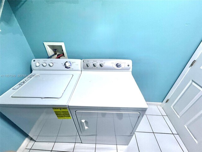 Building Photo - 13261 SW 17th Ln