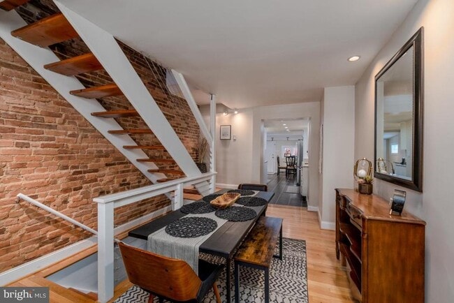 Building Photo - 2517 Fleet St