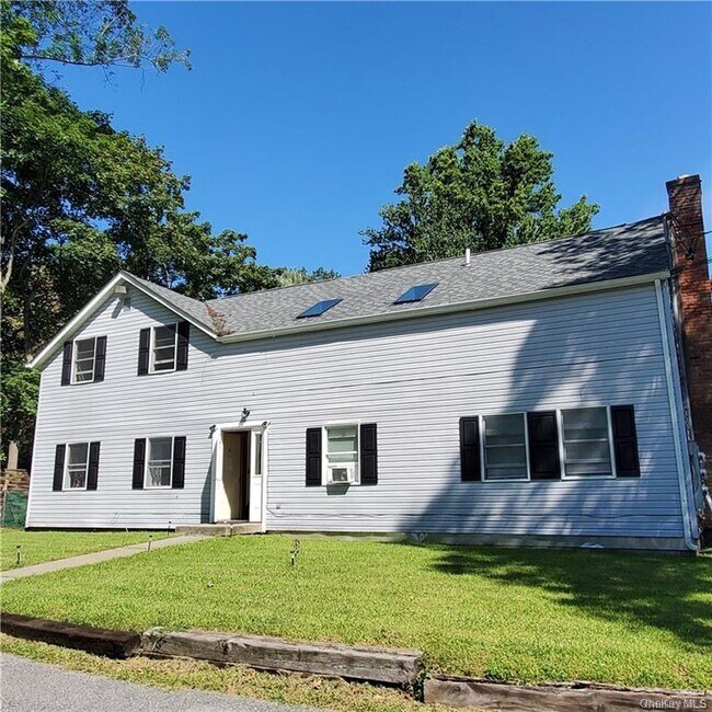 Primary Photo - 32 Bircher Ave