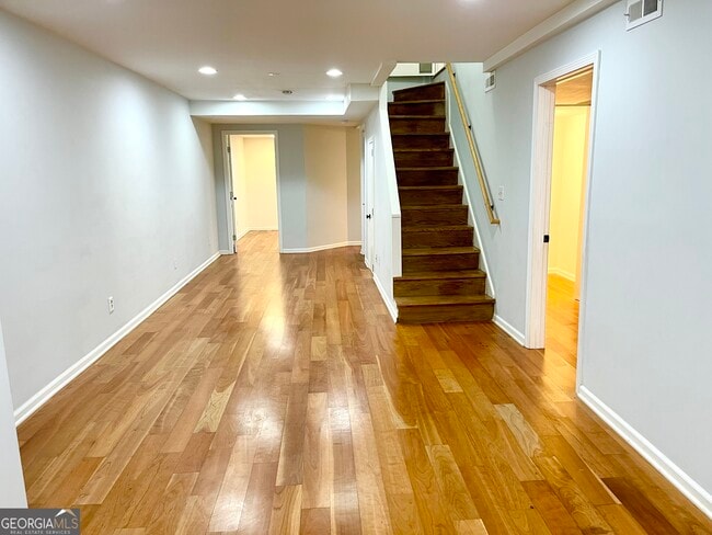 Building Photo - 4059 Charleston Ct SE