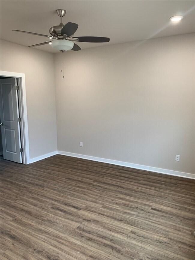 Building Photo - 403 N Otoe St