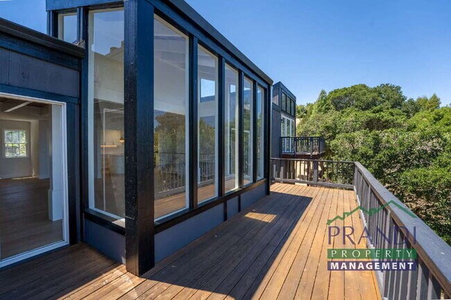 Building Photo - 645 Fawn Dr