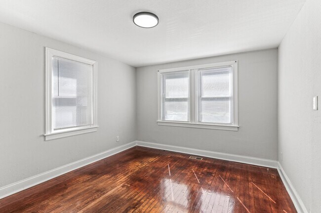 Building Photo - 2620 Mapleton Ave