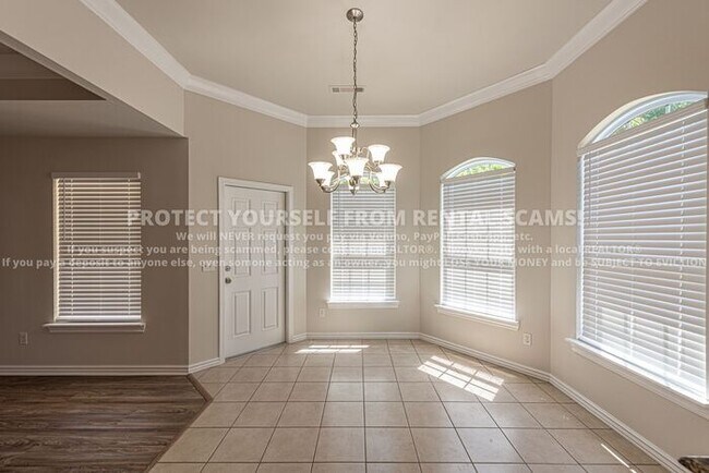 Building Photo - 1674 N Hazeltine Dr